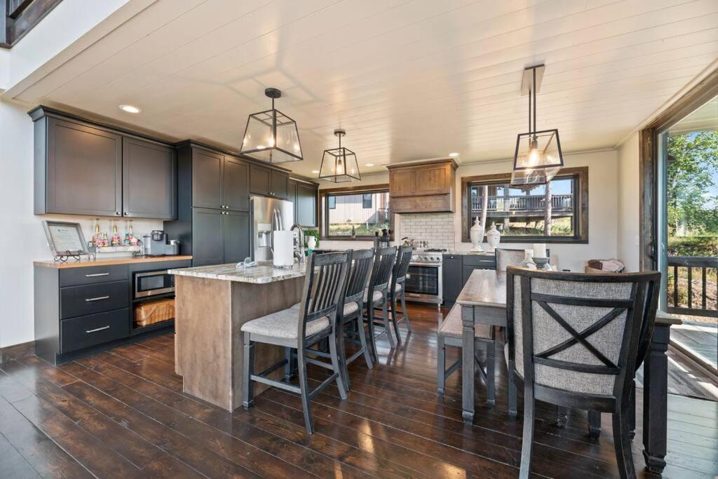 Altitude Adjustment- Panoramic Views, Sleeps 12 Villa Lead Eksteriør billede