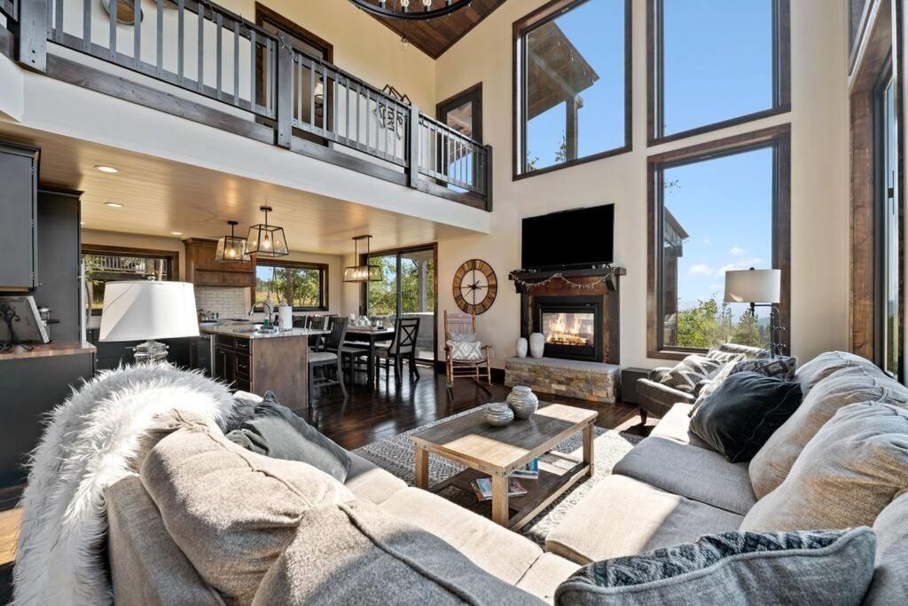 Altitude Adjustment- Panoramic Views, Sleeps 12 Villa Lead Eksteriør billede