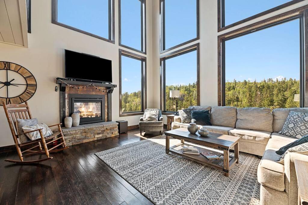 Altitude Adjustment- Panoramic Views, Sleeps 12 Villa Lead Eksteriør billede